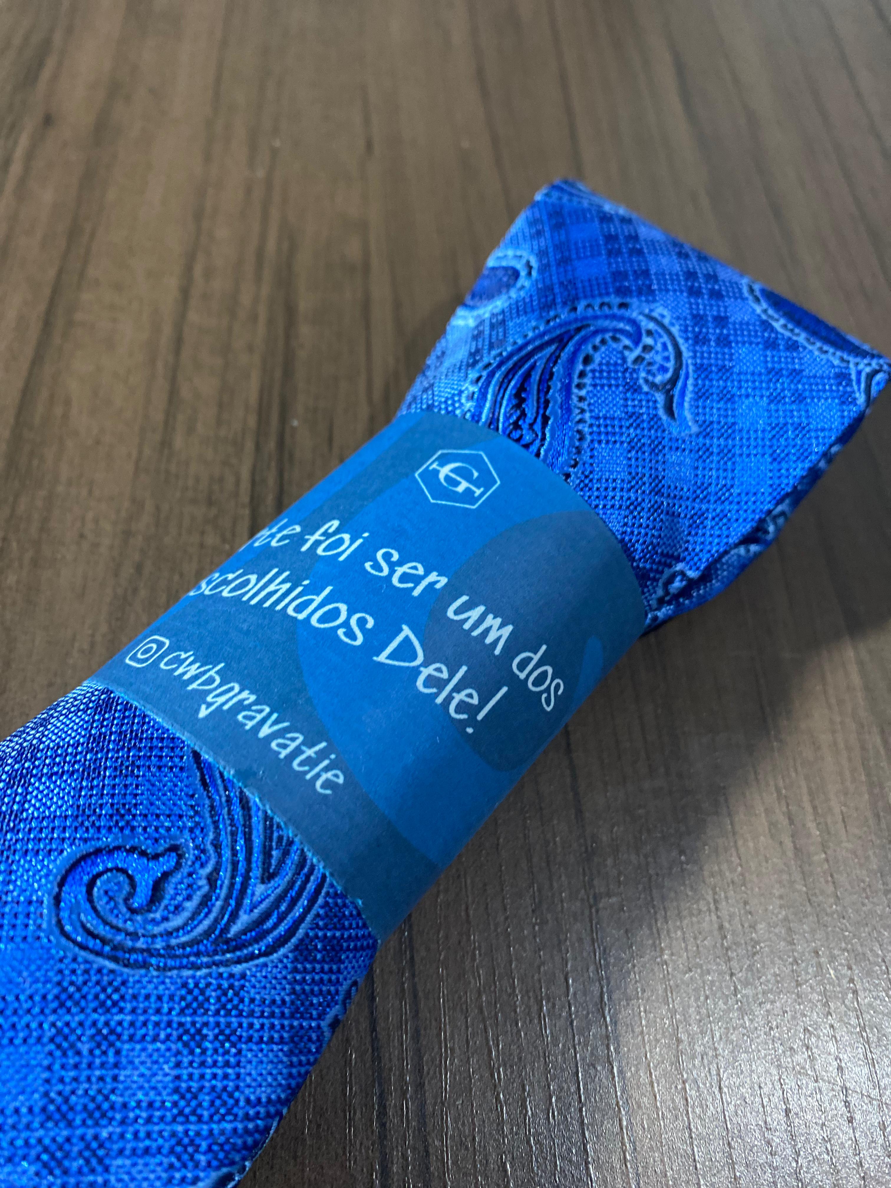 Gravata vermelha em Seda com brilho discreto e ponta fina